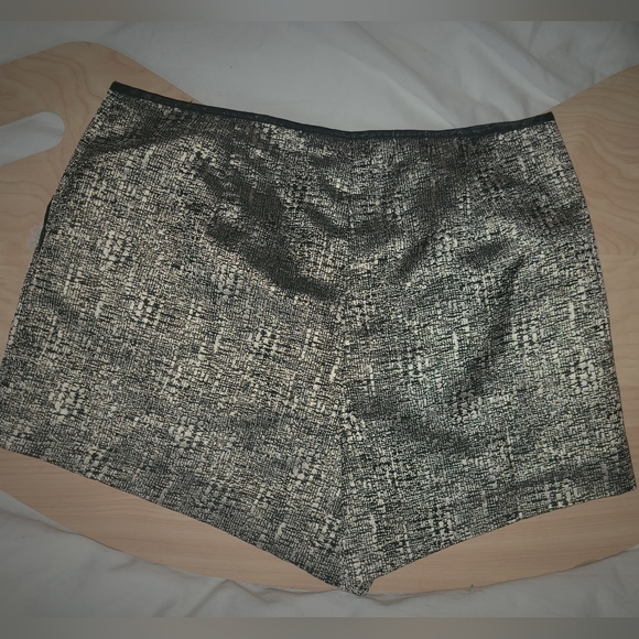 Forever 21 Tailored Shorts - Picture 2 of 2